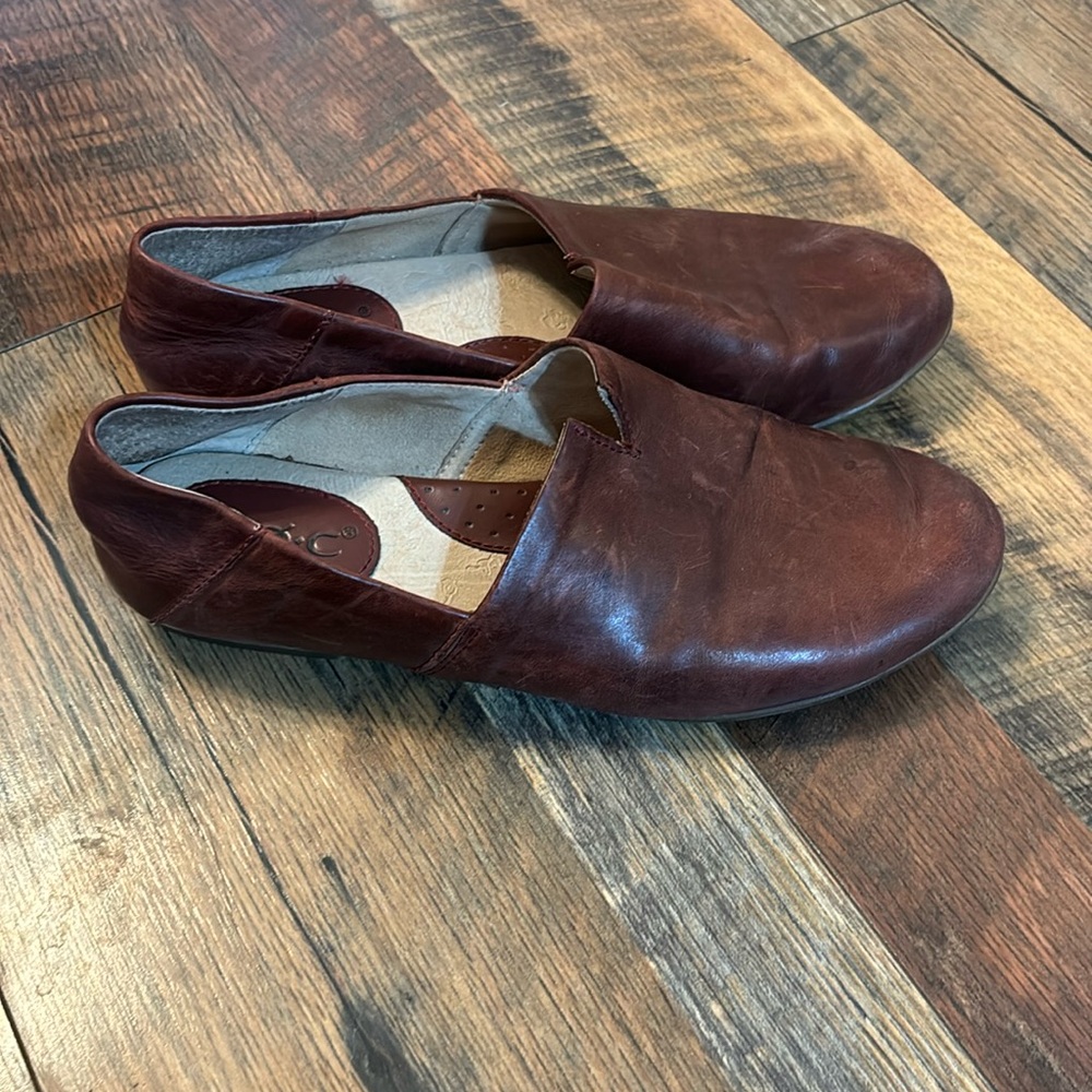 B.O.C red leather small heel loafers size 6.5
